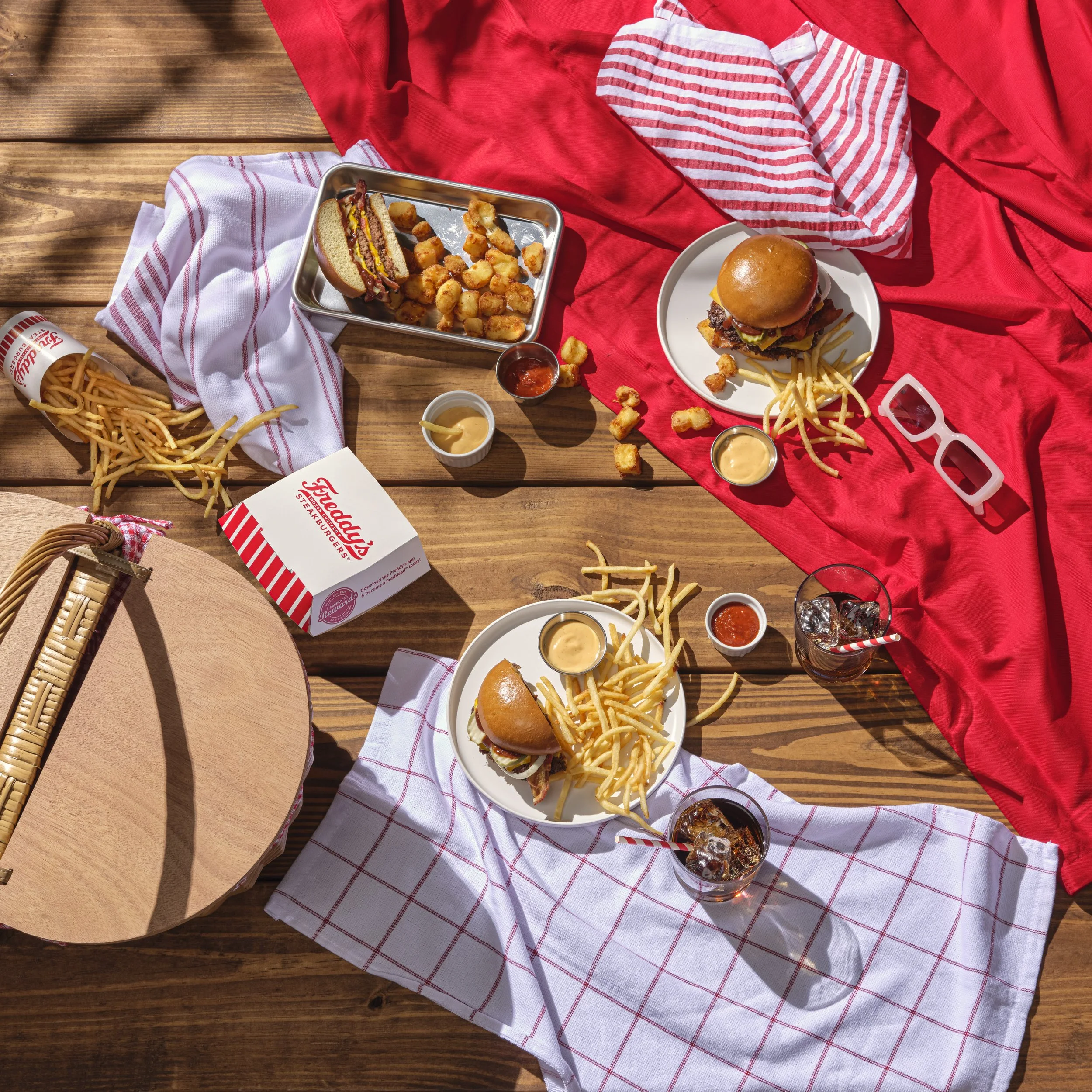 DS_Freddys_05112022_0392_Picnic_01.jpg